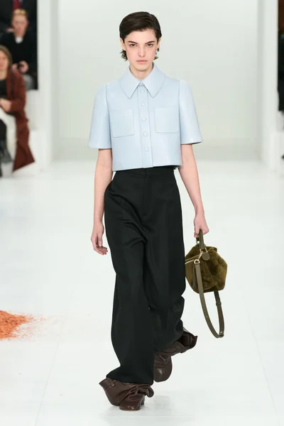 Look 40
